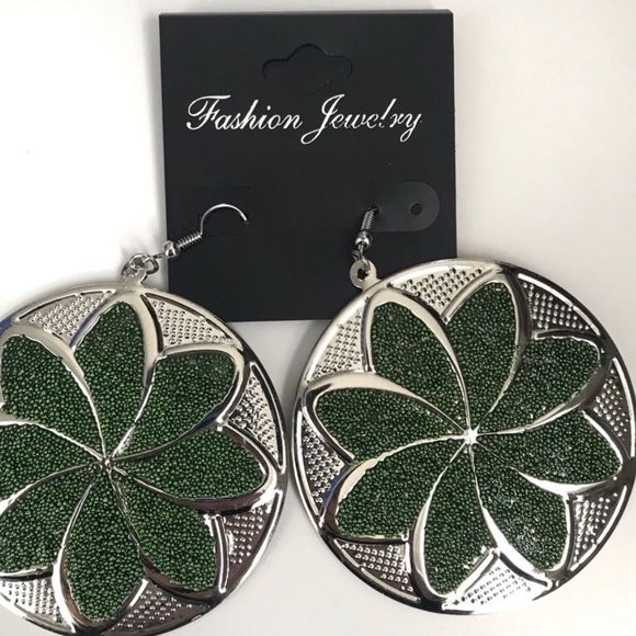 SALE! 4 Pairs Fashion Earrings - Picture 5 of 5